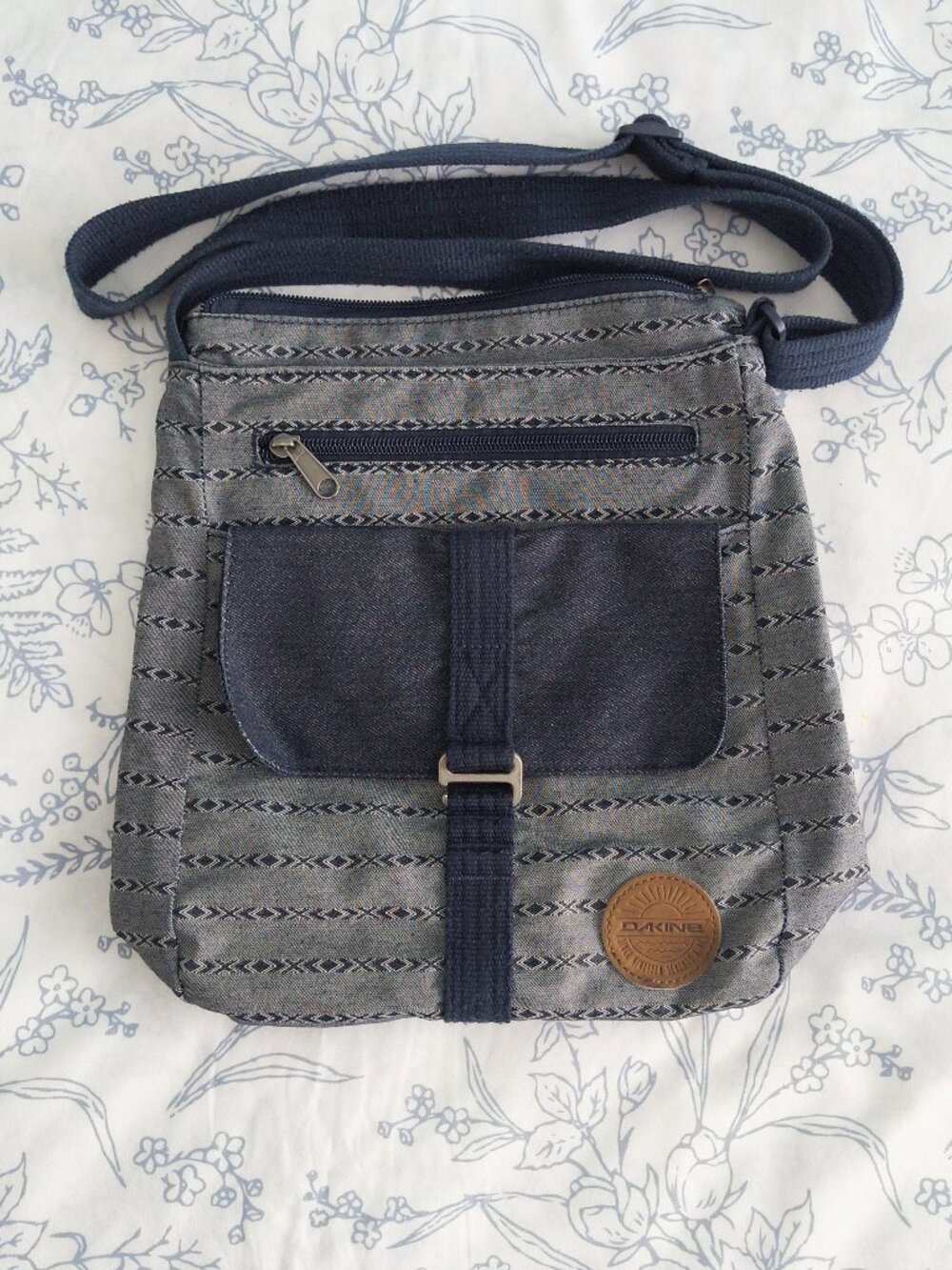 Dakine Lola Crossbody Bag